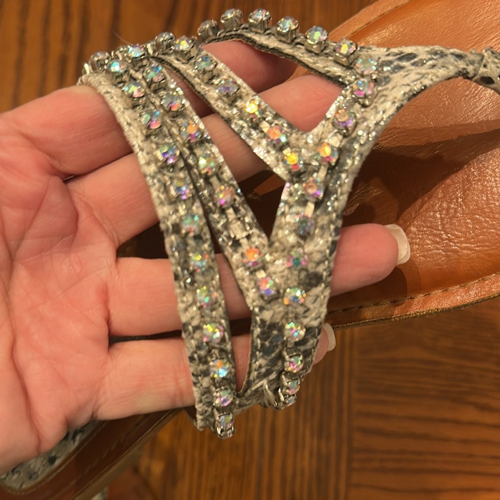 Women’s Not Rated Sandals with Rhinestone Embellishments size 10 - Picture 8 of 8